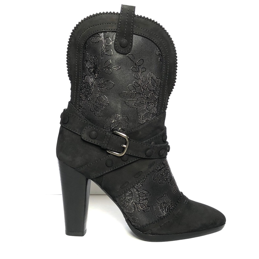 NEW Stuart Weitzman Boots